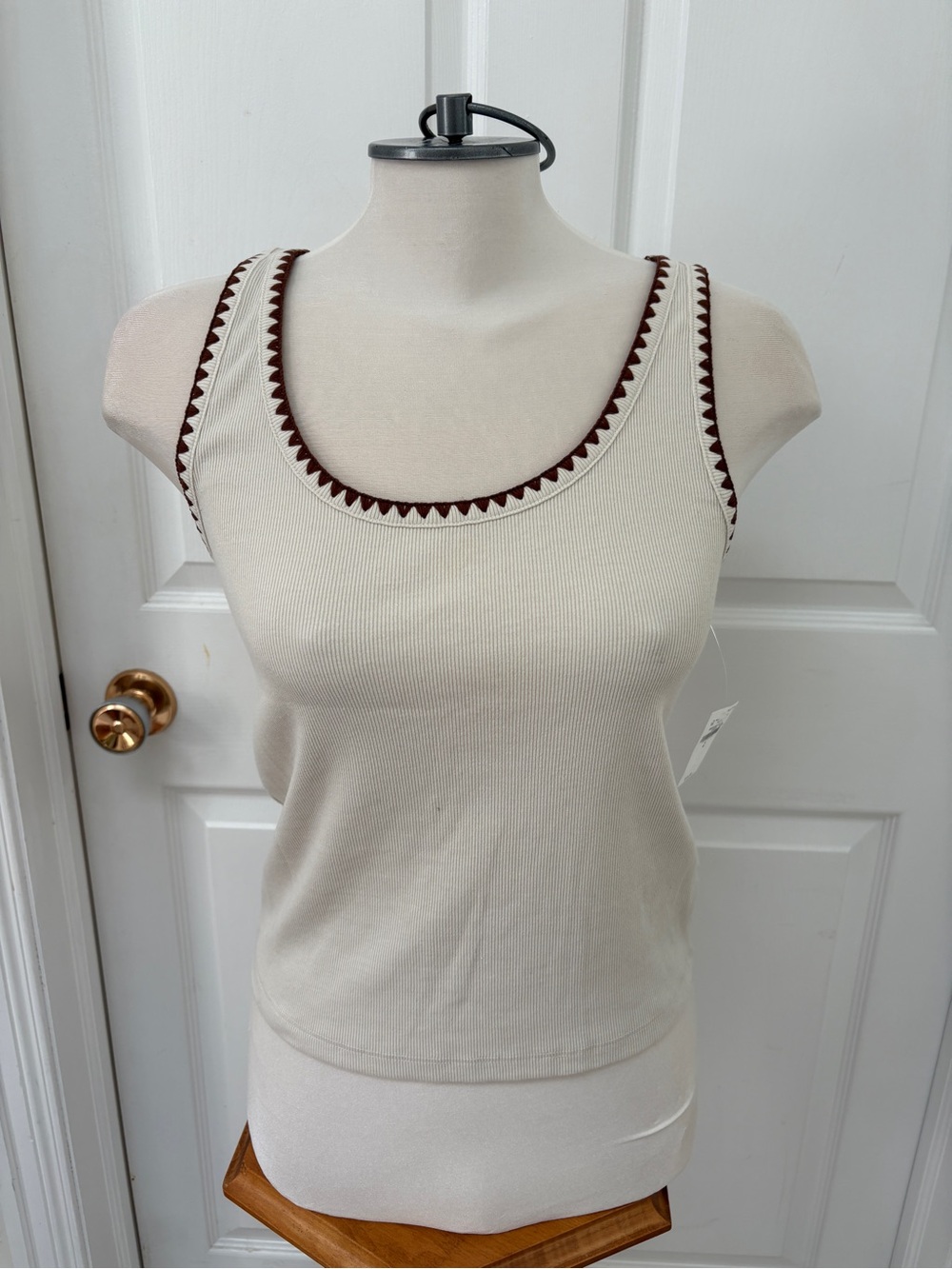 NWT Old Navy Cream Ribbed Tank with Brown Trim - Women's Scoop Neck